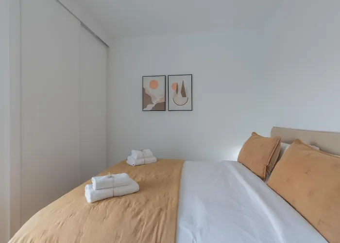 Serena Zare By Villalia